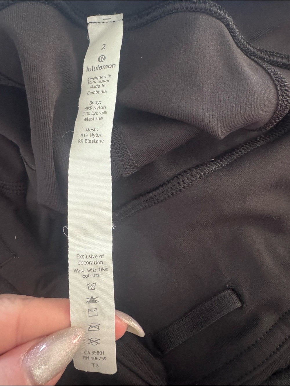 Lululemon Black Mesh Back Leggings Size 2 23” - Picture 4 of 4